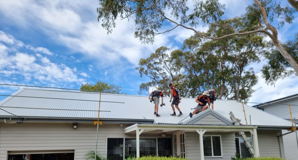 Metal Roofing vs Tile Roofing: Unveiling Key Differences