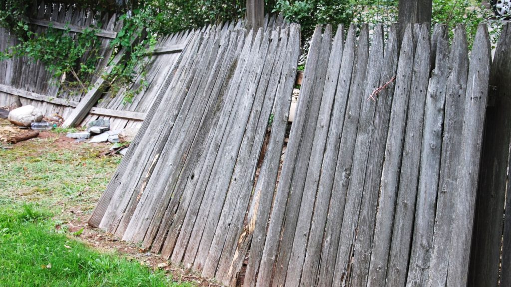 Old Fence Removal Tips for a Fresh Installation